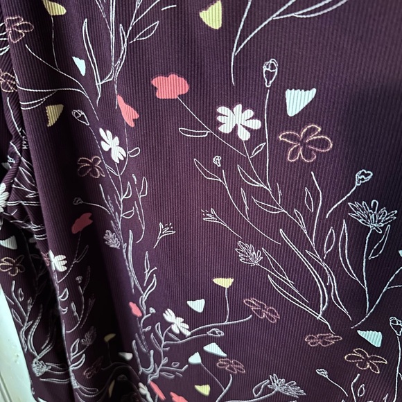 Plum LuLaRoe Elizabeth Tunic - Picture 2 of 5